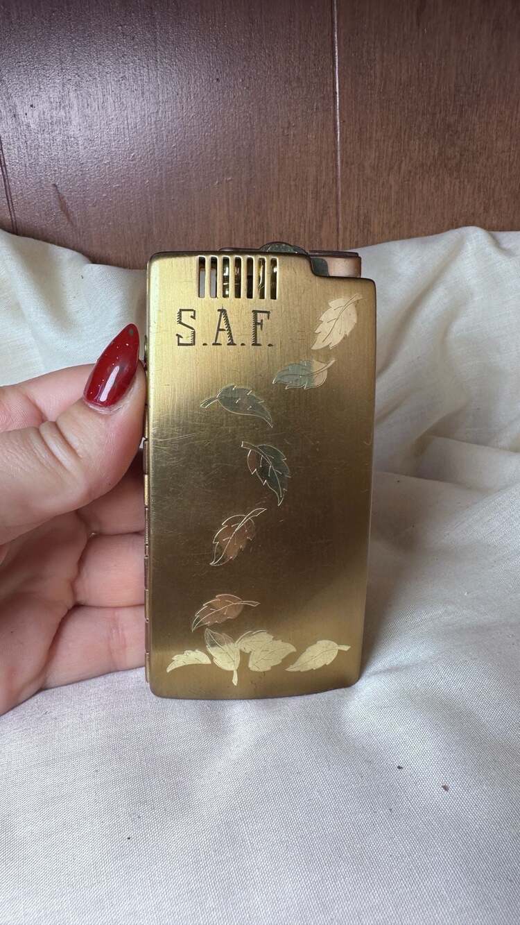 Ronson Vintage Gold Tone Cigarette Case Lighter with Leaf Design